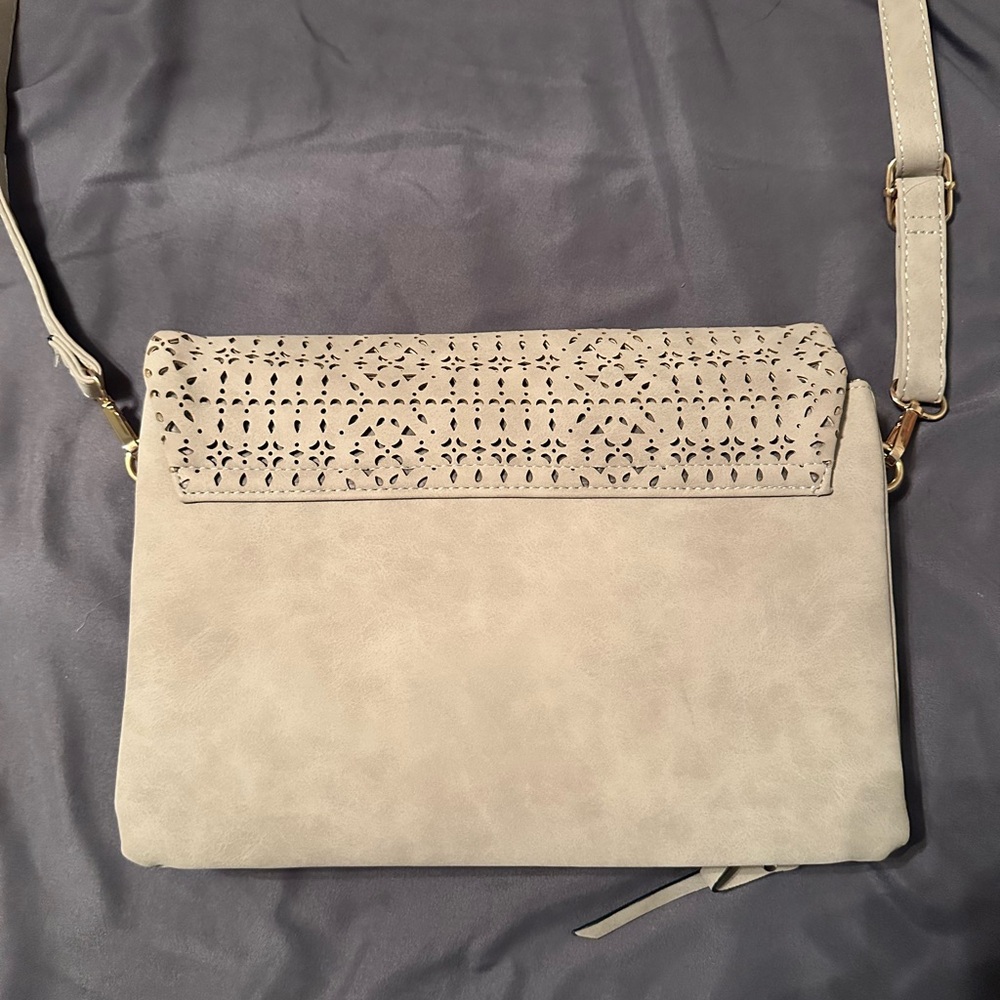 NWOT Women’s Laser-Cut Crossbody Bag with Gold Accent - Picture 6 of 9